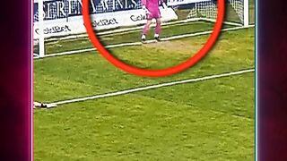 Berkat Anak Ballboy, Kiper Ini Berhasil Menebak Arah Penalti 🤯 2