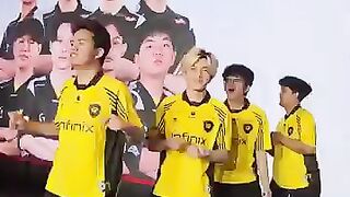 Onic Esports berhasil mengamankan tiket ke babak Playoffs!Congrats!