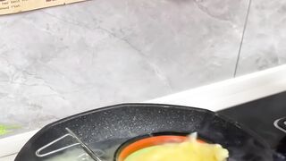 The Safest Way to Pull Dishes Out of the Oven !