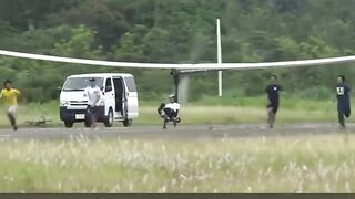 Bukan Pakai Avtur, Pesawat Kayuh Asal Jepang Ini Sukses Terbang 19 Km!