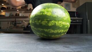 Это надо увидеть!!! Так нарезают АРБУЗ настоящие горцы!!!