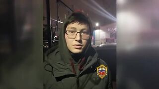 Просто без разговоров начали бить меня.