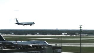 ЛУЧШИЕ ПРИКОЛЫ 2020 Смешные видео до слёз Смотрите что будет с самолетом!
