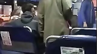 водитель автобуса подрался с пассажиром