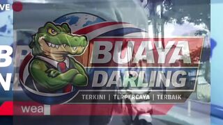 Seorang pria diduga emosi pukul pengendara di jalan sambil teriak Lu gak kenal gue! #Viral #RoadRage