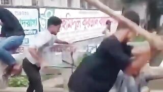 Hindus beat a young Muslim man in India