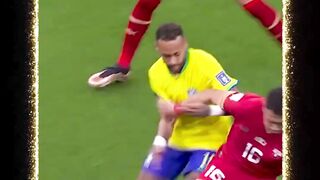 👕😂 Neymar wasn't expecting that!