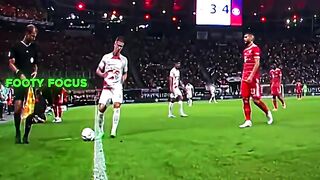 Tidak ada seorang pun di lapangan hijau yang pernah dikelabui separah ini