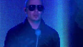 Shakira & Pitbull - On The Floor (Live)