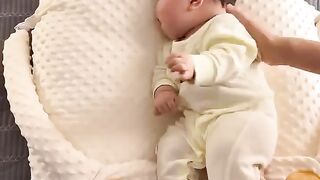 Dual Arm Cuddle Support Baby Anti-Roll Pillow 👶💤❤️