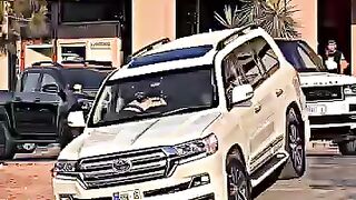 Landcruiser_with_Range_Rover❤️_#toyotacars_#sportscruiser_#toyotalandcruiser_#rangerover_#squad(360p).mp4