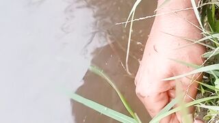 Catching Giant Eels by Hand in a Rice Field! | Amazing Traditional Fishing