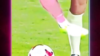 Wasit Ini Kesal Pada Pemain, Tapi Pemain Meresponnya Dengan Gol Indah 💀