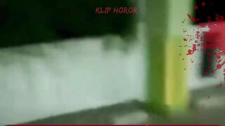 Niatnya Mau Keluar Parkiran, Tapi Malah Dihadang pocong