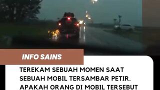 mobil kena petir