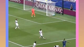 Mencetak gol spektakuler dengan tendangan kerasnya. Tonton sampai habis! ⚽💥