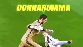 ketika keeper lupa akan peraturan