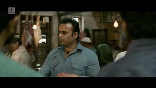 Aye Battery | Raees | Action Scene | Shah Rukh Khan, Mahira Khan, Nawazzudin Siddiqui