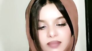 Pakistani beautiful Queen alina ka bigo private show