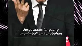 Baru jabat tangan sebagai manajer baru Portugal, Jorge Jesus langsung bikin pernyataan kontroversial! 🧐🇵🇹