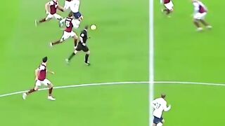 Pertunjukan Dribble Kelas Deewa: Son vs Hazard vs Messi