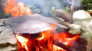 Cooking food outdoors #fyp#tiktokfood and