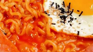Cooking food ramen