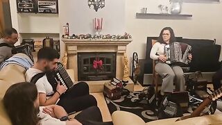 Quatro grandes tocadores de concertina, o Paulinho, a Olívia, o Filipe e o Guilherme, muito bonito