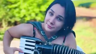 🔥 Bruna Scopel demonstra mais uma vez porque é tão admirada pelos amantes da música! 👏🎶✨👏 (1)