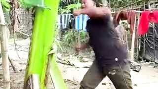 😂 কলাগাছ দেখলেই মাথা খারাপ! বাকিটা ইতিহাস 🤣 | Bangla Funny Shorts