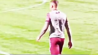Ketika Seorang Kiper Menjadi Penyerang ☠️
