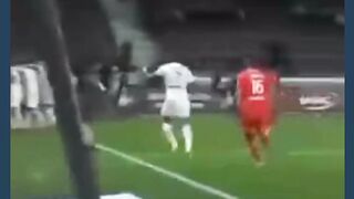 PSG cetak gol, kiper lawan ikutan selebrasi 😅