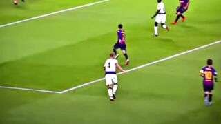 Semuanya begitu sempurna.... umpan silang Messi, operan dada Suarez, assist Coutinho, dan tendangan Rakitic 😩