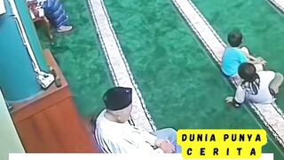 ADEM BANGET LIATNYA