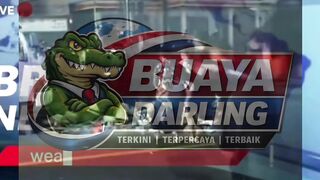 Truk susu terguling di Ponorogo, bukannya bantu warga malah berebut ambil susu berserakan!!!! #Viral