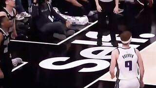 The-Commentator-REALLY-SAID-THAT-shorts_30