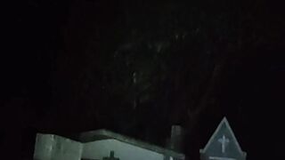 Jelajah makam tua untuk mencari suketi dan mahkluk lainya.