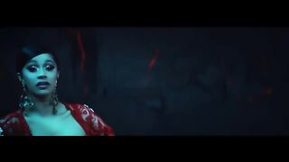 DJ Snake - Taki Taki ft. Selena Gomez, Ozuna, Cardi B (Official Music Video) 4