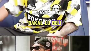 Jersey bertali eric cantona emyu agak kurang tapi Totti As Roma itu Keren   #vinders #infobola #drtirta #bimo #jersey #ericcantona