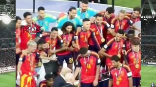 Detik-detik menegangkan pas penyerahan trofi!