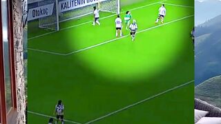 Dia Berhasil Mencuri Bola, Lalu Mencetak Gol 🥵 2