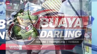 Satu dari dua maling tertangkap warga di Benhil Jakarta, diarak dan dapat salam olahraga!!!!! #Viral