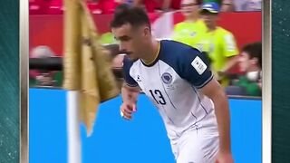 Cuplikan Gol Ciamik Bosnia & Herzegovina dari Skema Corner