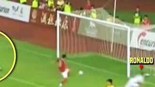 Memilih membiarkan bola lewat karena tahu ada hal yang jauh lebih penting dari sekadar angka. Respek!