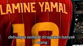 DIBUNGKAM DENGAN TROFI!