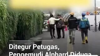 🚨 Pengemudi Alphard diduga cekcok dengan petugas usai ditegur.