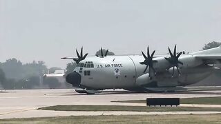Look at those crazy skis! This LC-130 just made it to