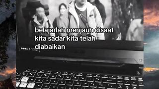 Kadang menjauh bukan karena benci