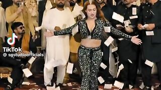 Hot Dance Performance 3