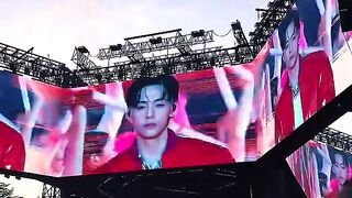 BTS Live Concert Performance 2026 💜 Amazing Stadium Atmosphere | K-Pop Fan Cam